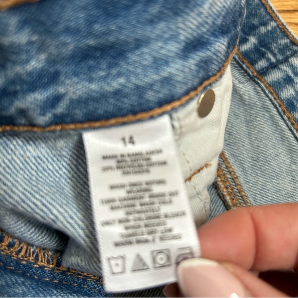 Aeropostal | Vintage High Rise Shorty Cherry Floral Cut Off Shorts Denim Size 14 - Picture 5 of 9